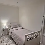 Spacious 2bd In Bergen! Bergen