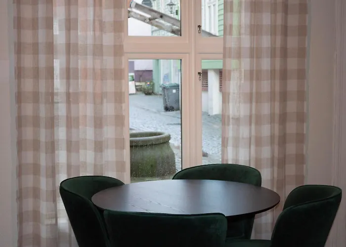 Spacious 2bd In Bergen! * Bergen